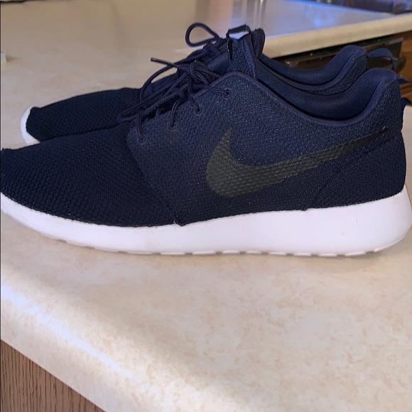 nike mens roshe